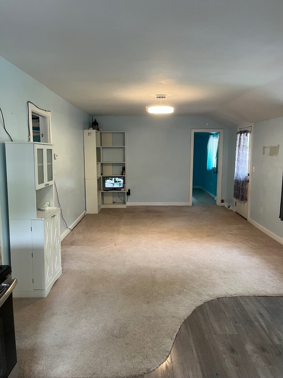 14 Oak St Property Photo 8