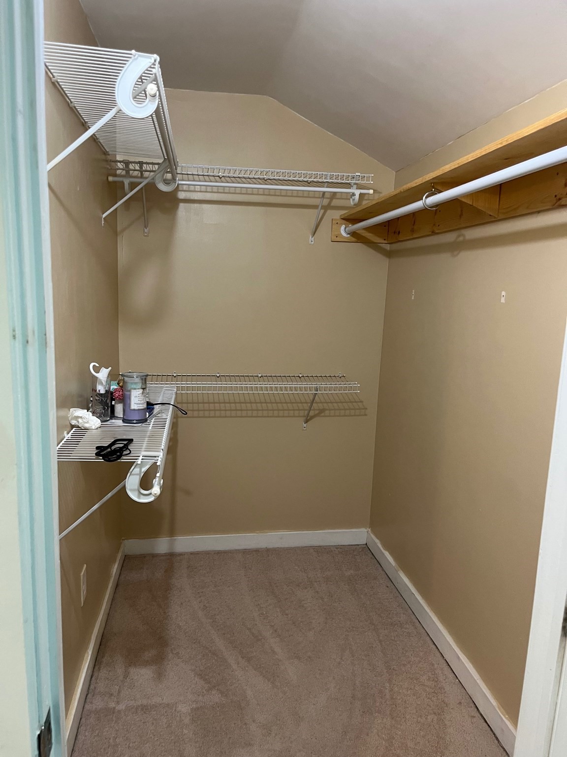 14 Oak St Property Photo 18