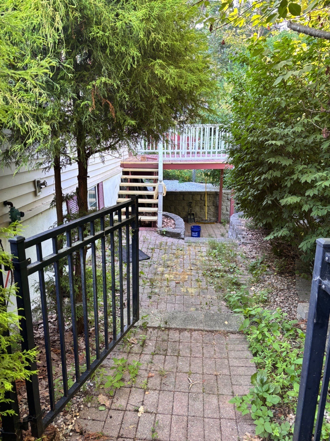 14 Oak St Property Photo 21