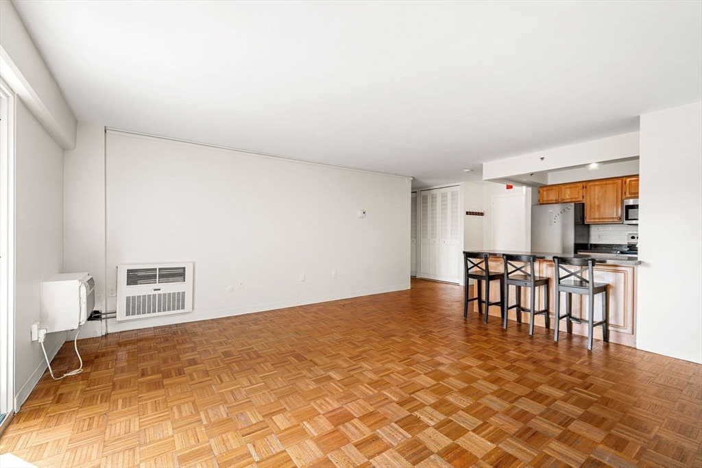 1025 Hancock St # 4a Property Photo 11