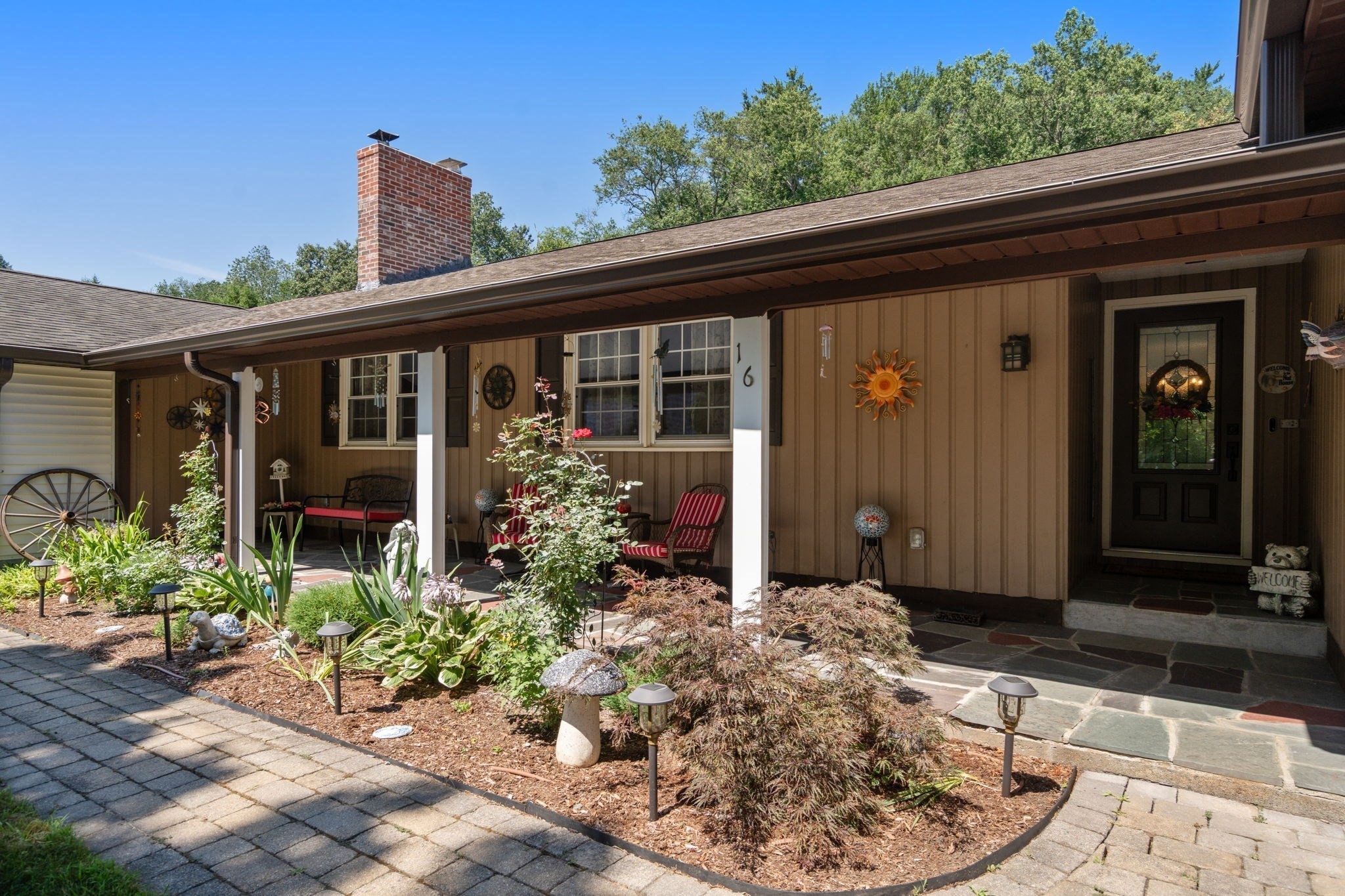 16 Burbank Lane Property Photo 3