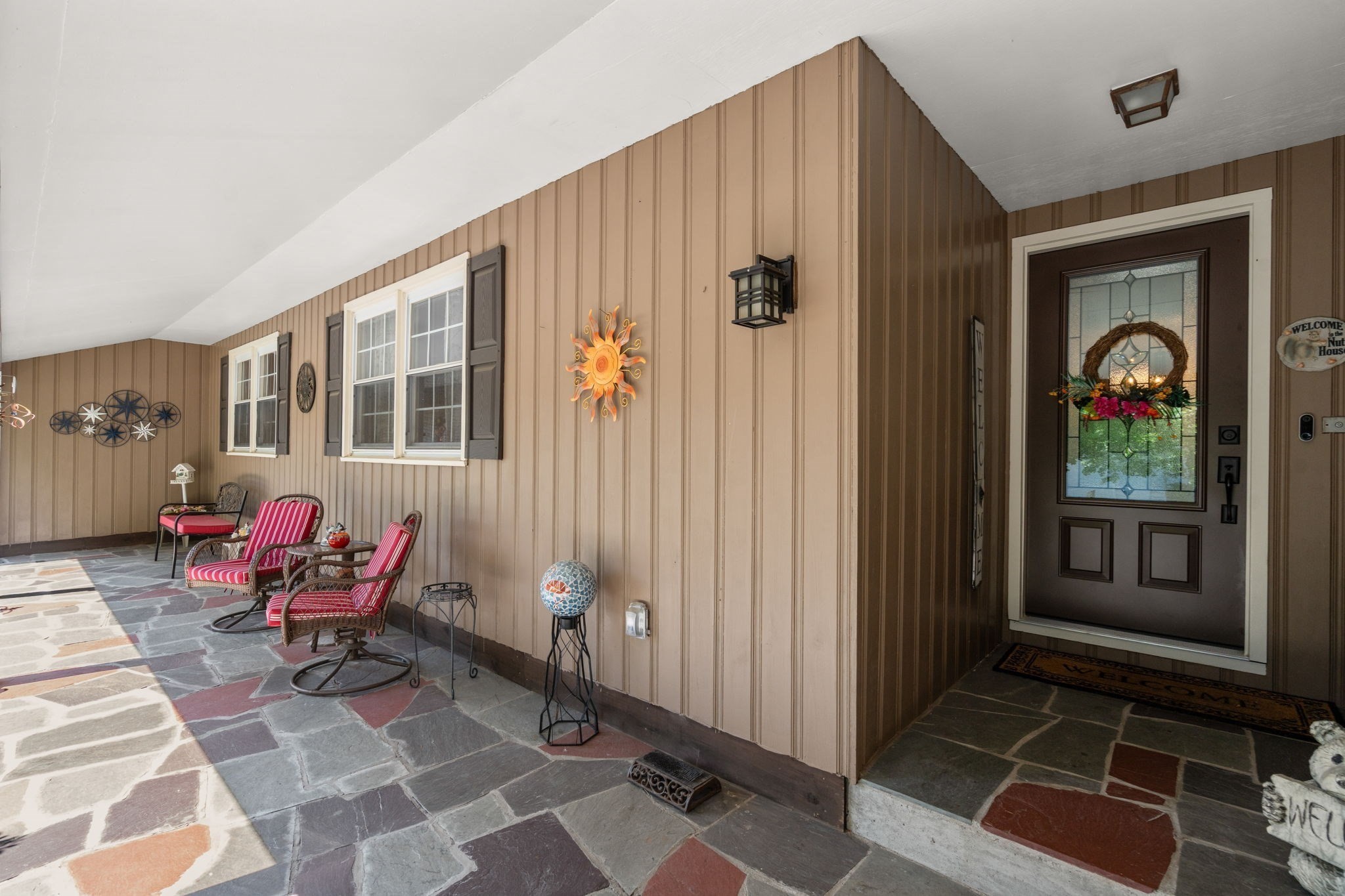 16 Burbank Lane Property Photo 4