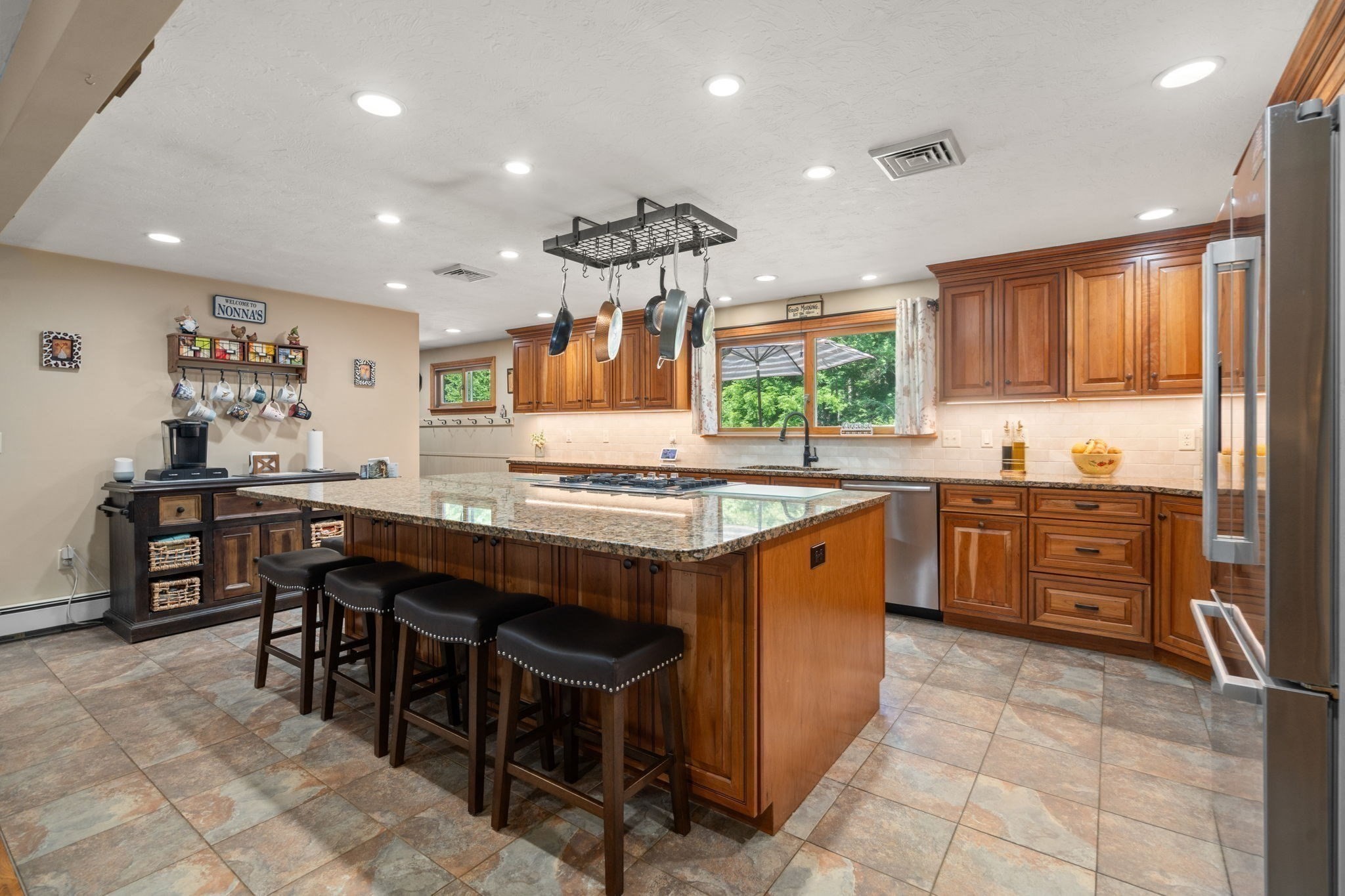 16 Burbank Lane Property Photo 13