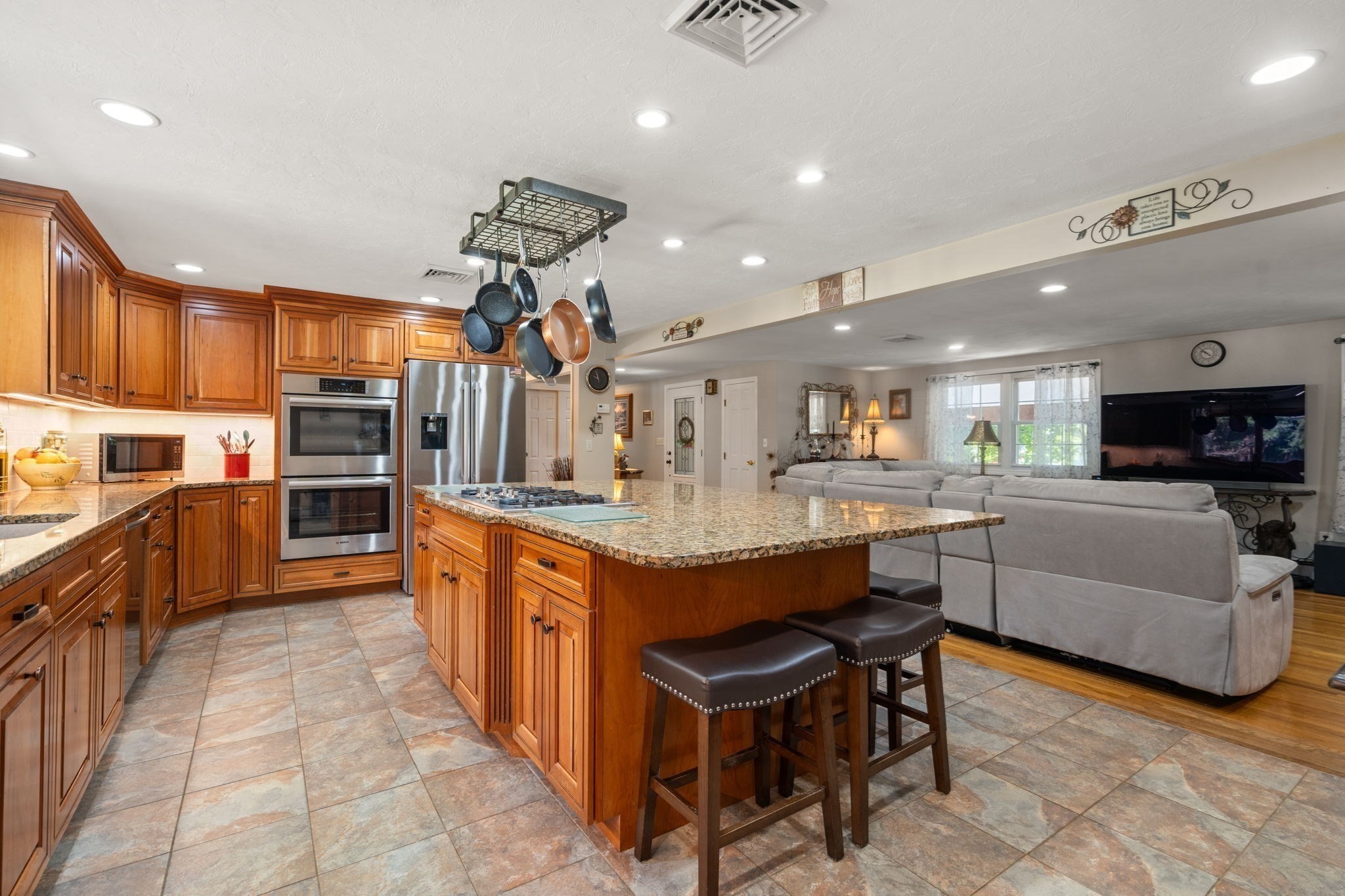 16 Burbank Lane Property Photo 14