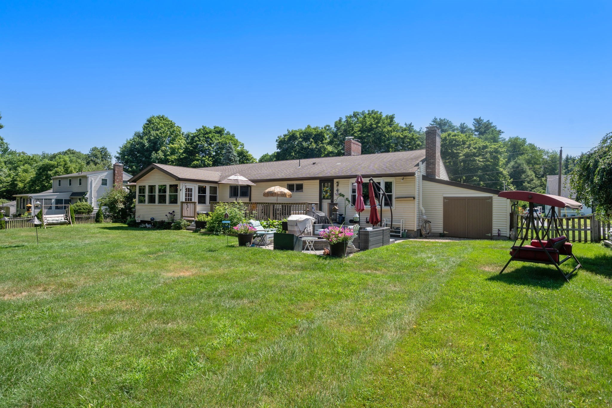 16 Burbank Lane Property Photo 40
