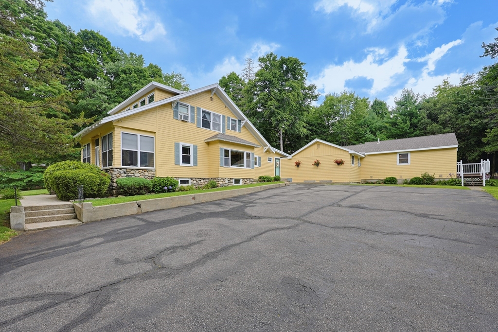 733 Pleasant St