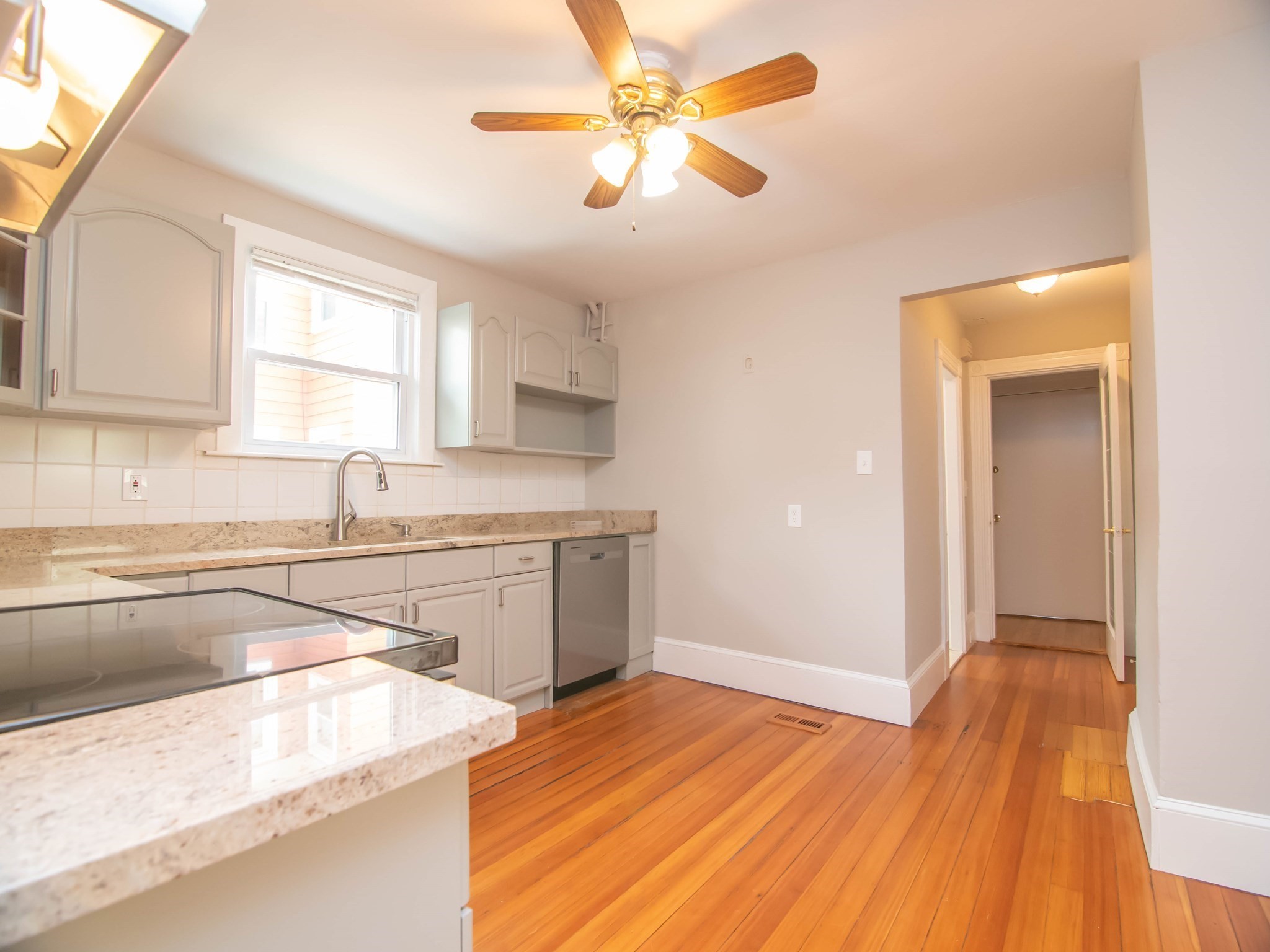 48 Oak Square Ave # 1 Property Photo 6