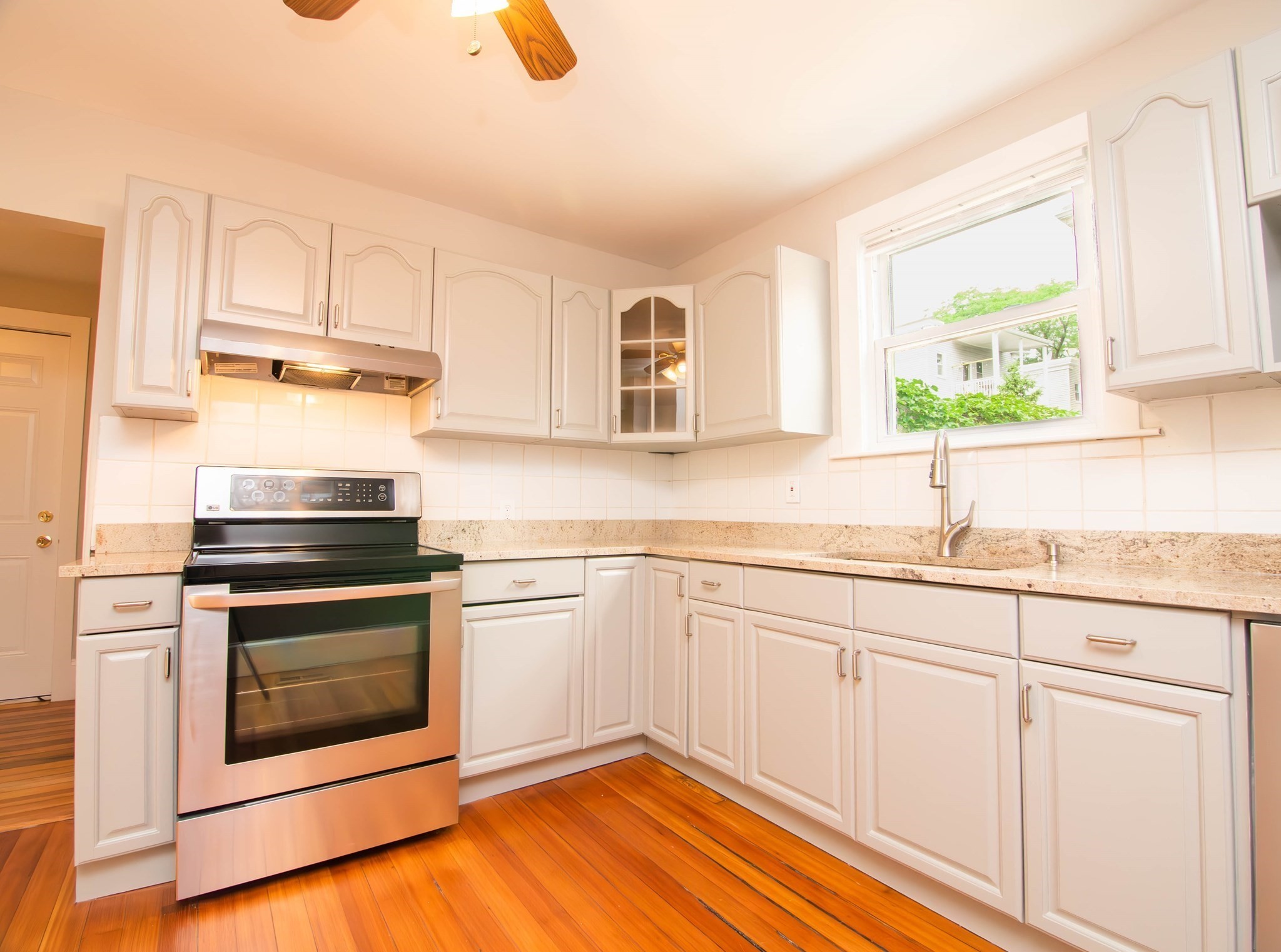 48 Oak Square Ave # 1 Property Photo 8
