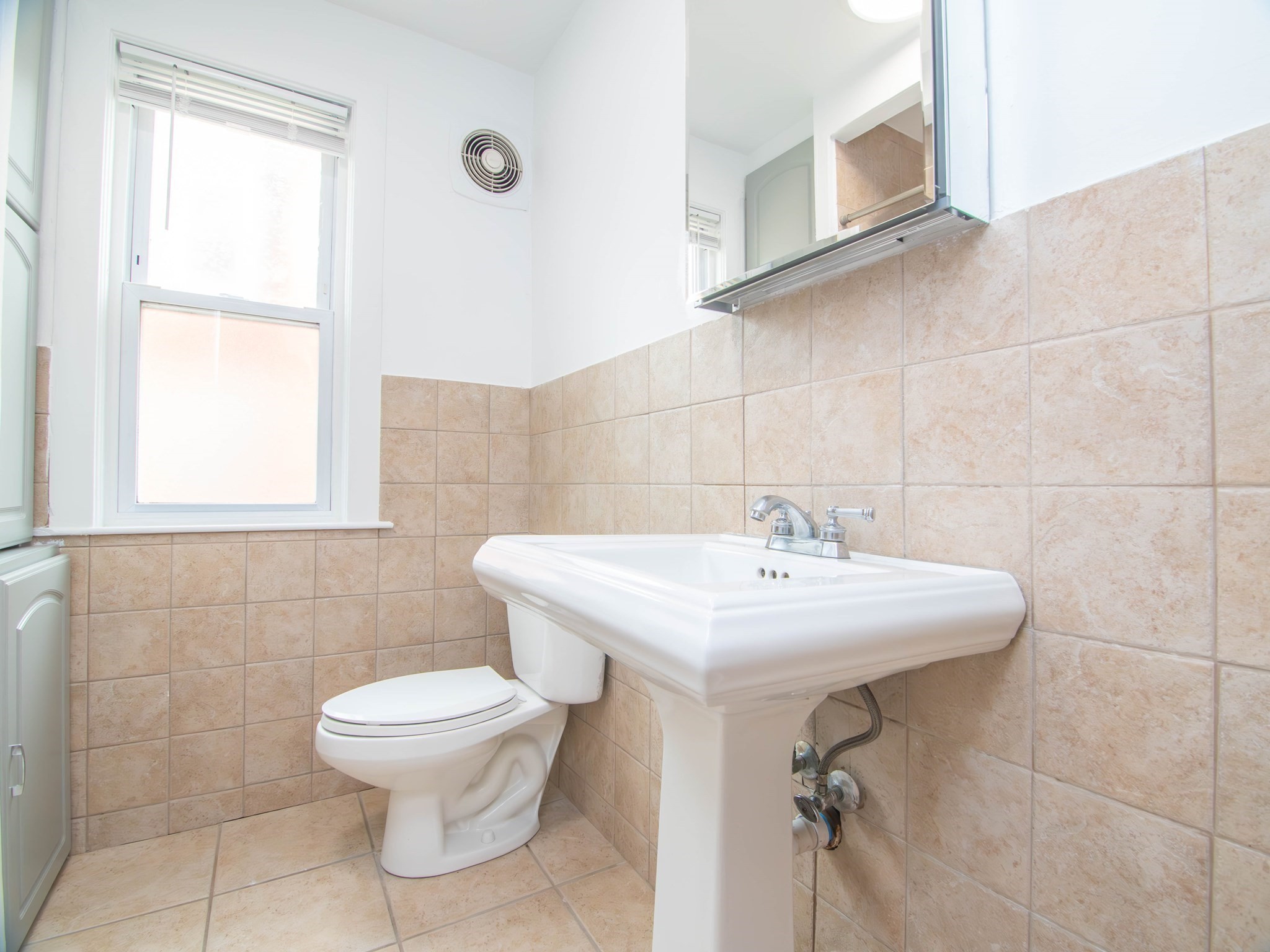 48 Oak Square Ave # 1 Property Photo 10