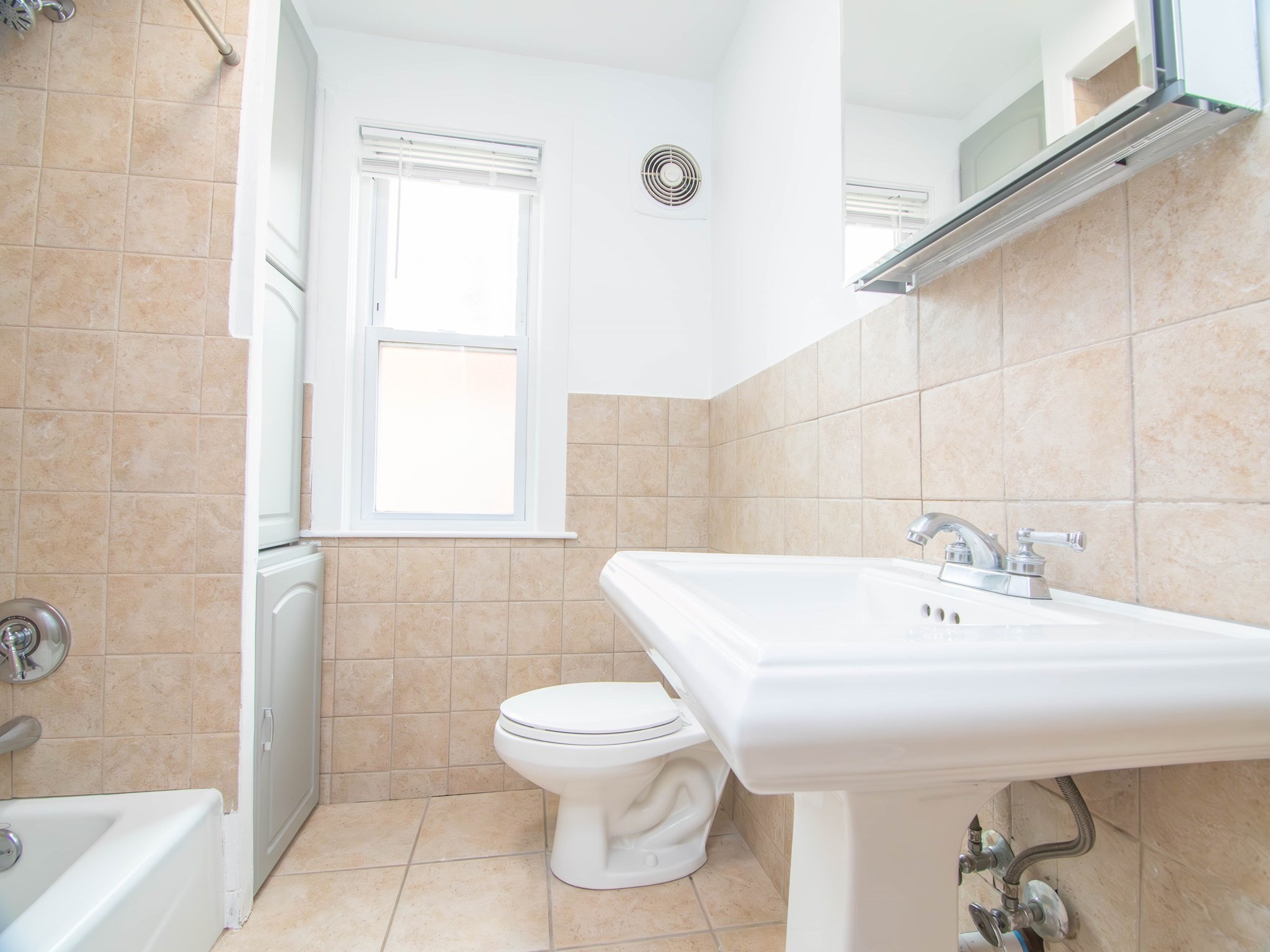 48 Oak Square Ave # 1 Property Photo 11