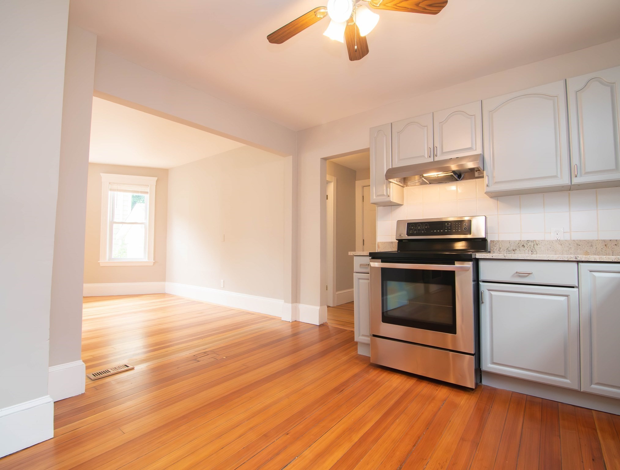 48 Oak Square Ave # 1 Property Photo 13