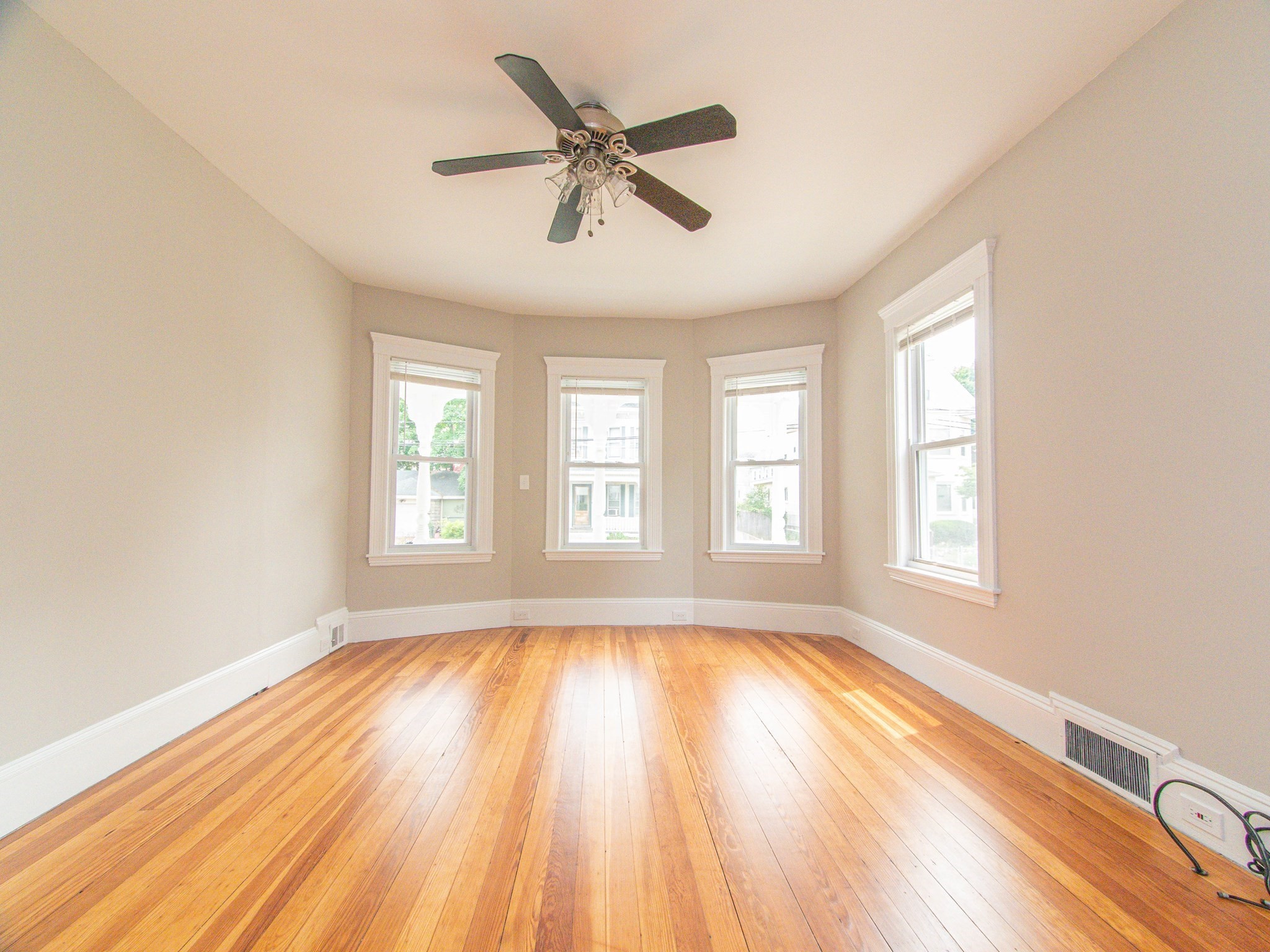 48 Oak Square Ave # 1 Property Photo 17