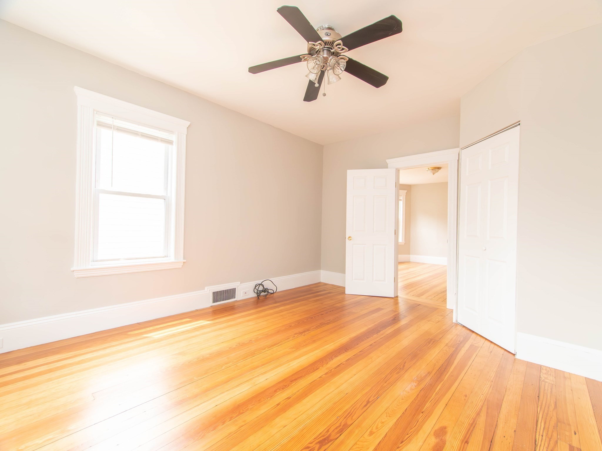 48 Oak Square Ave # 1 Property Photo 18