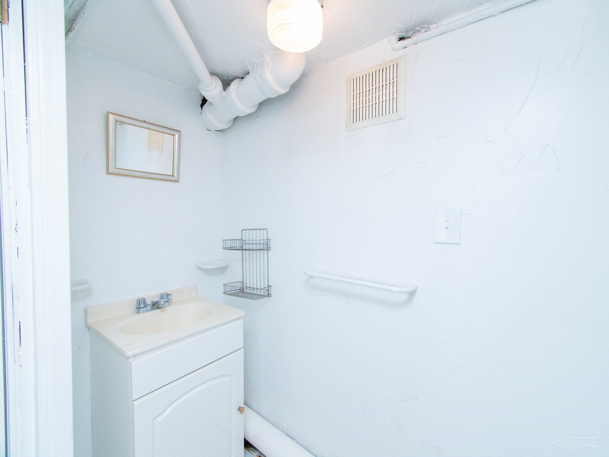 48 Oak Square Ave # 1 Property Photo 29