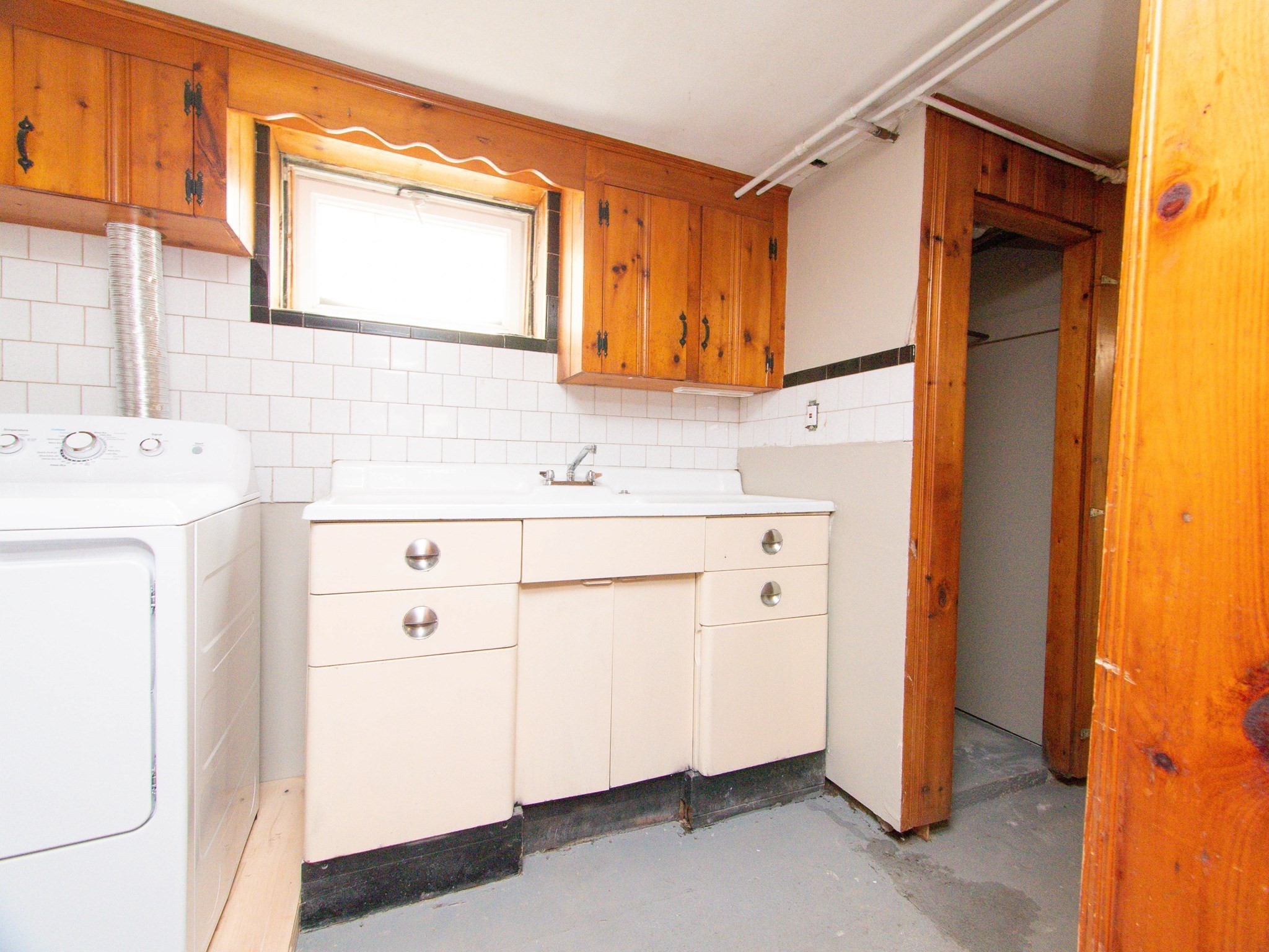 48 Oak Square Ave # 1 Property Photo 36