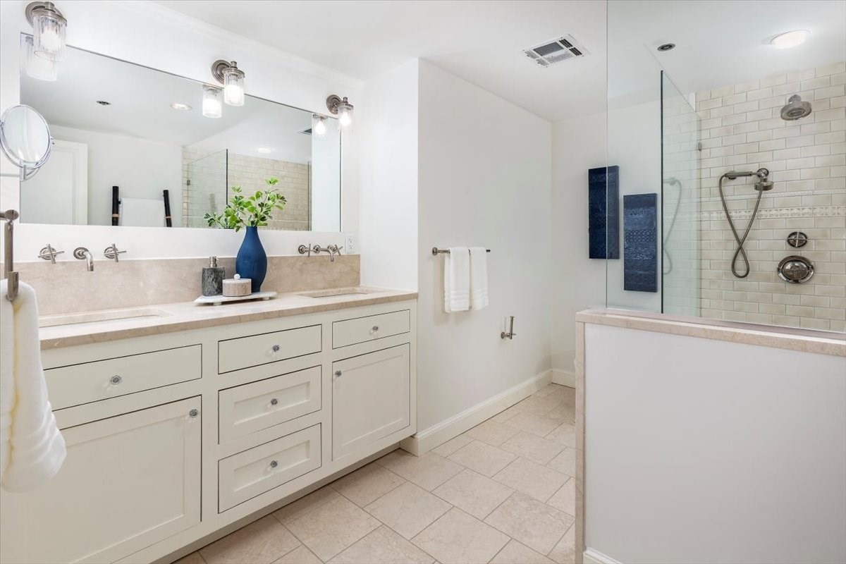 220 Boylston St # 1010 Property Photo 9
