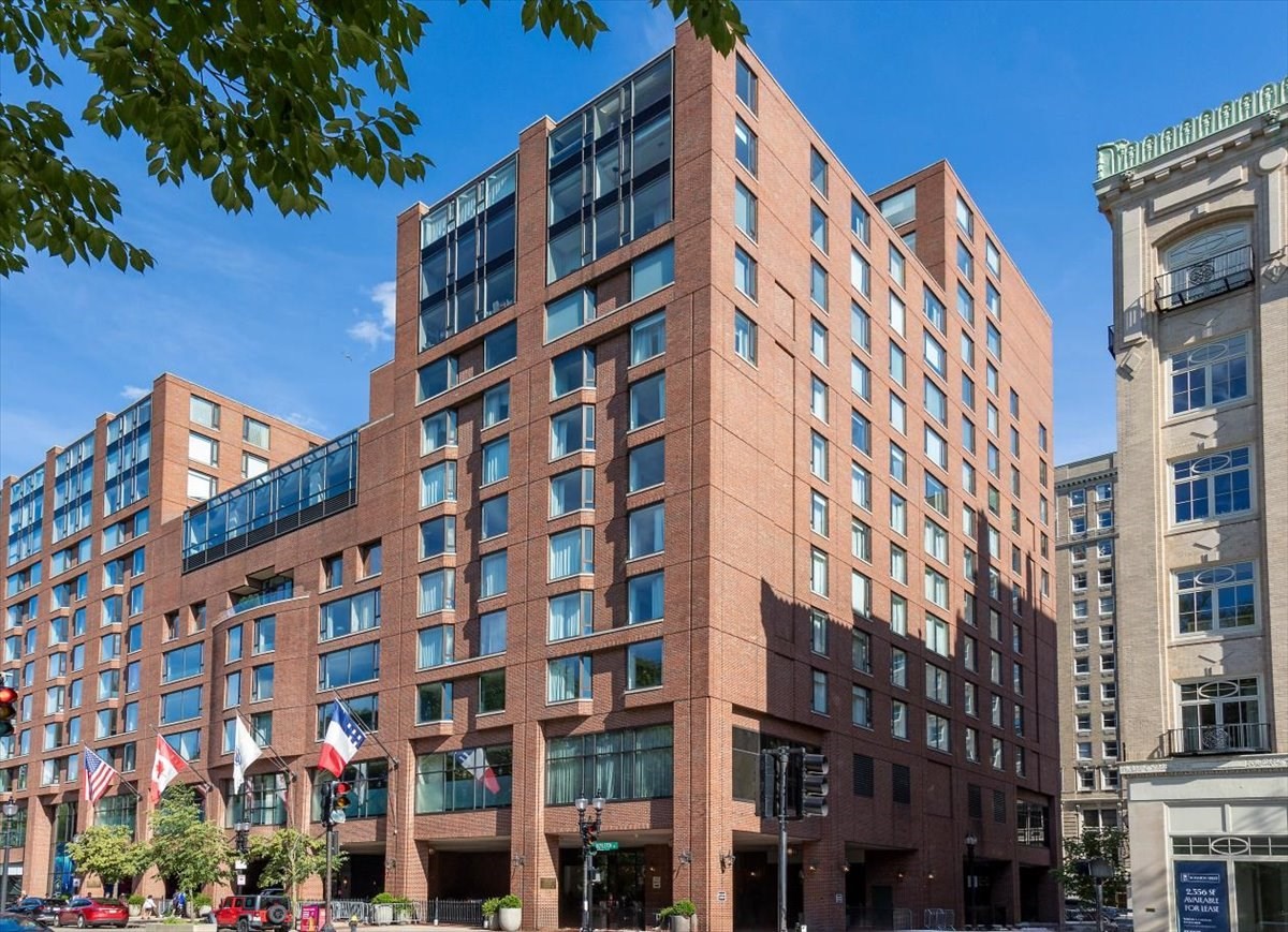 220 Boylston St # 1010 Property Photo 12