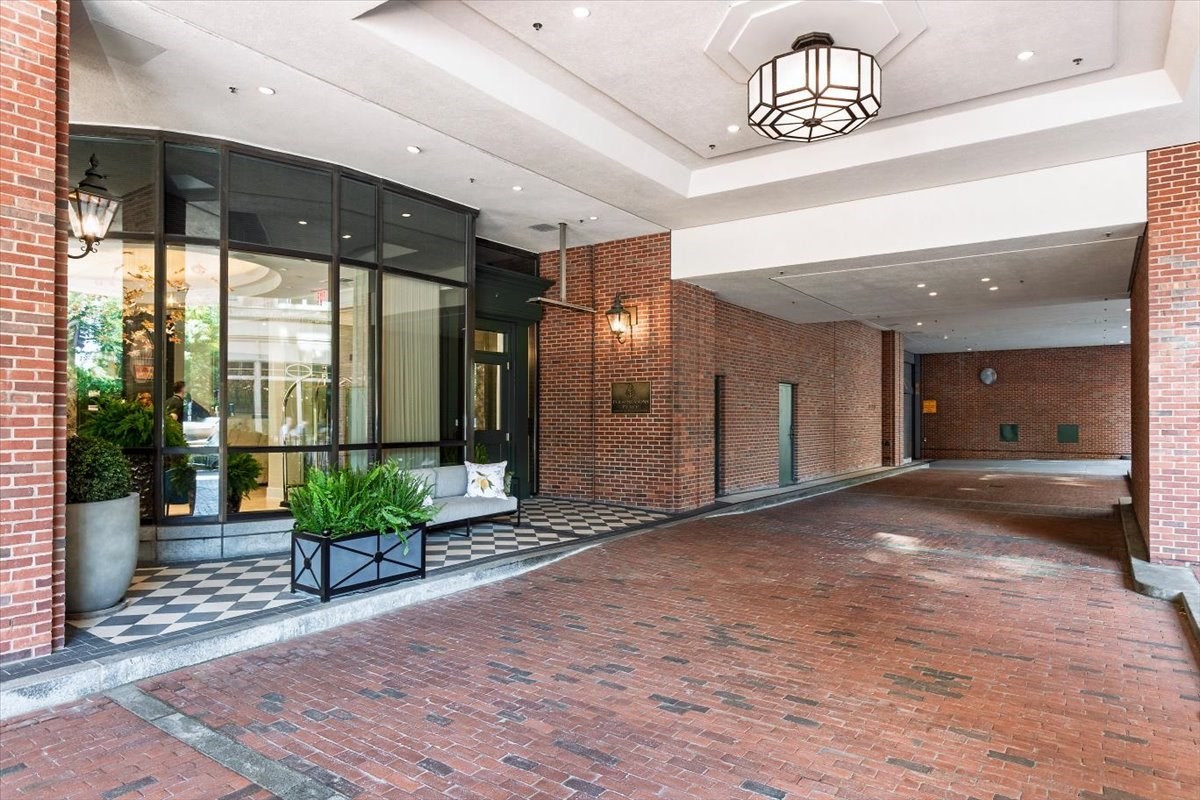 220 Boylston St # 1010 Property Photo 13
