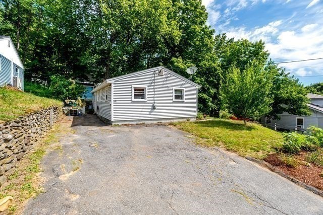 50 Grand St Property Photo 3