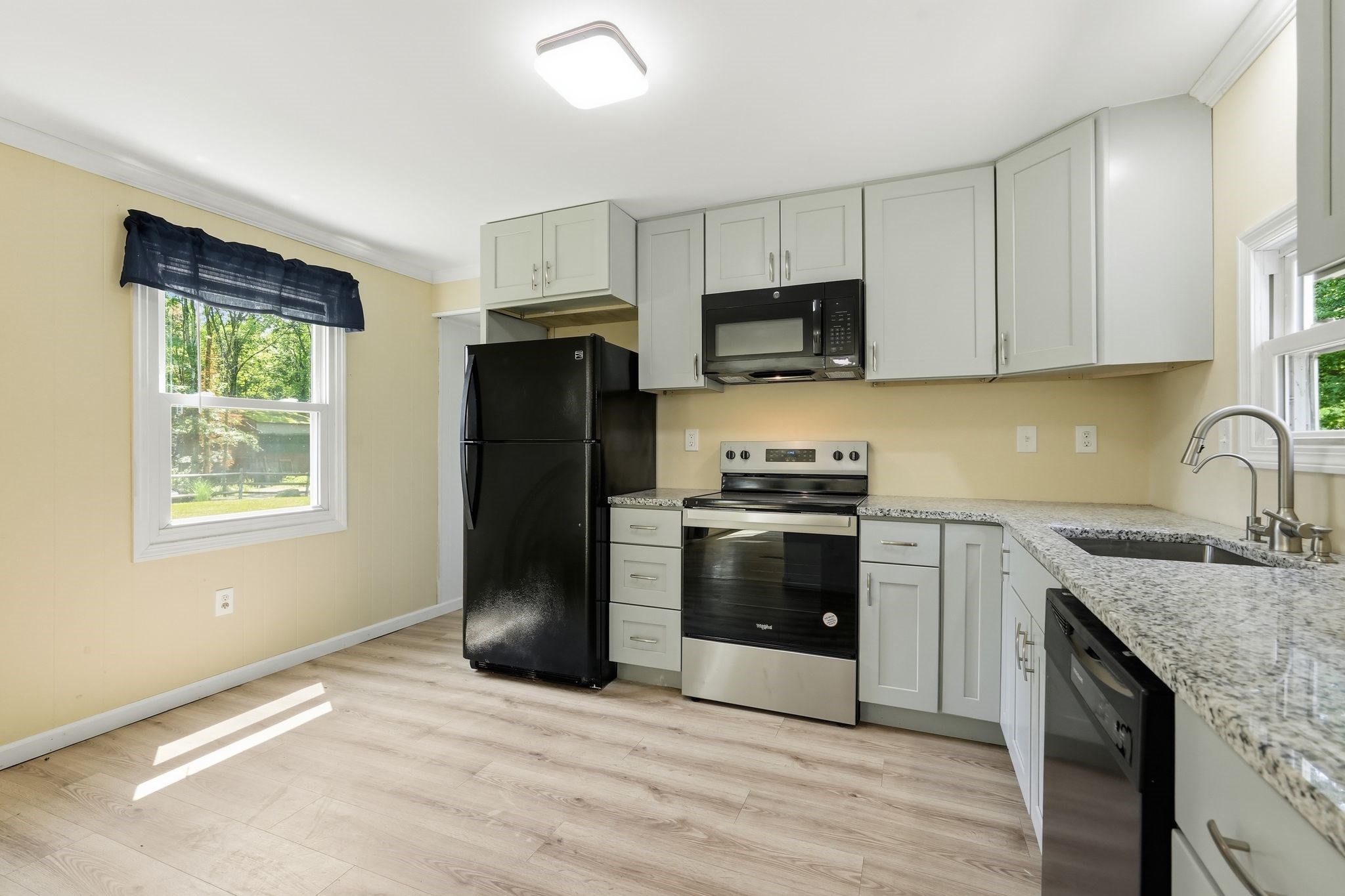 78 Searle Rd Property Photo 13