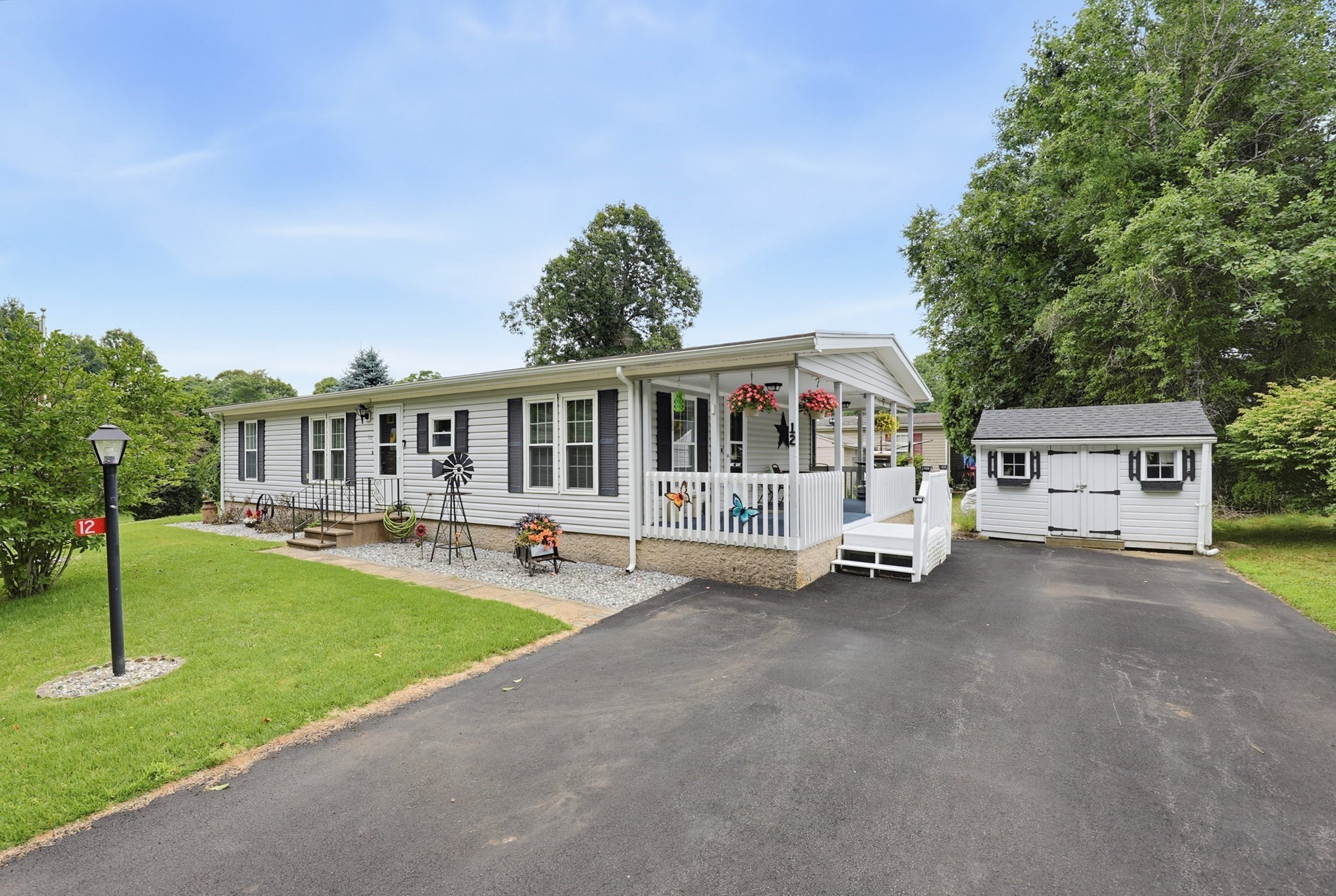 12 Fox Run Property Photo 1