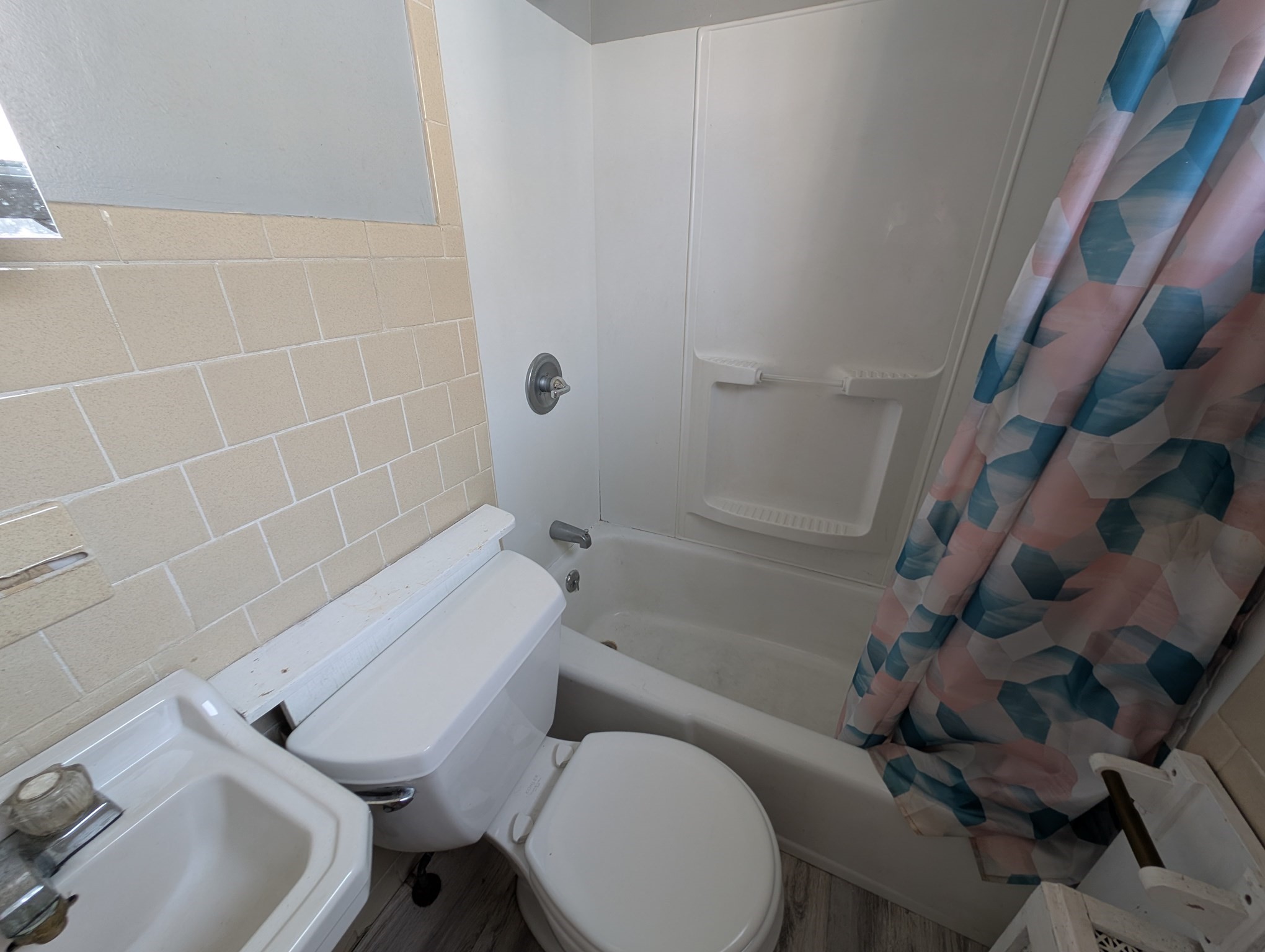 340 Fountain St Property Photo 9
