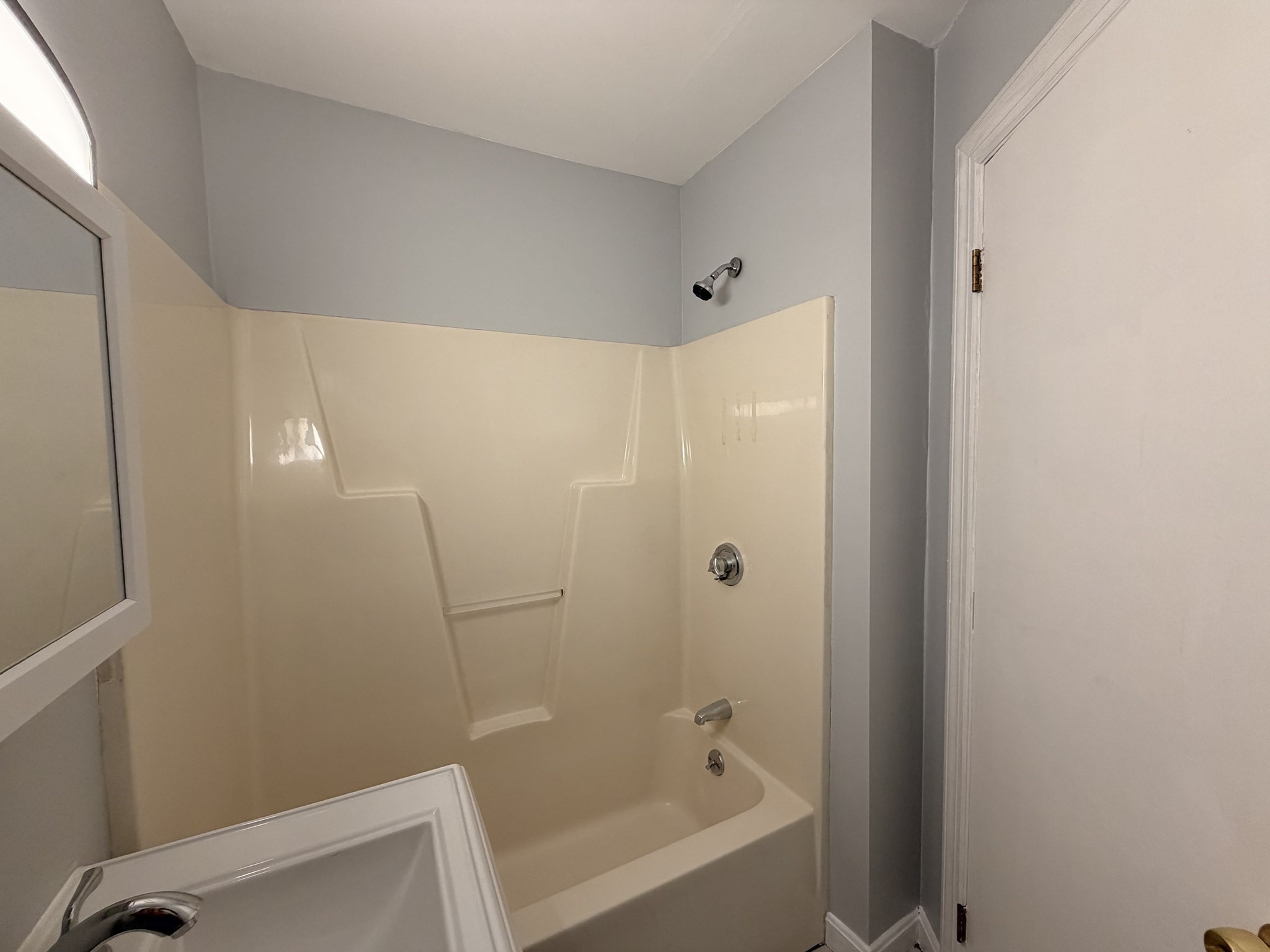 394 Riverway # 10 Property Photo 7