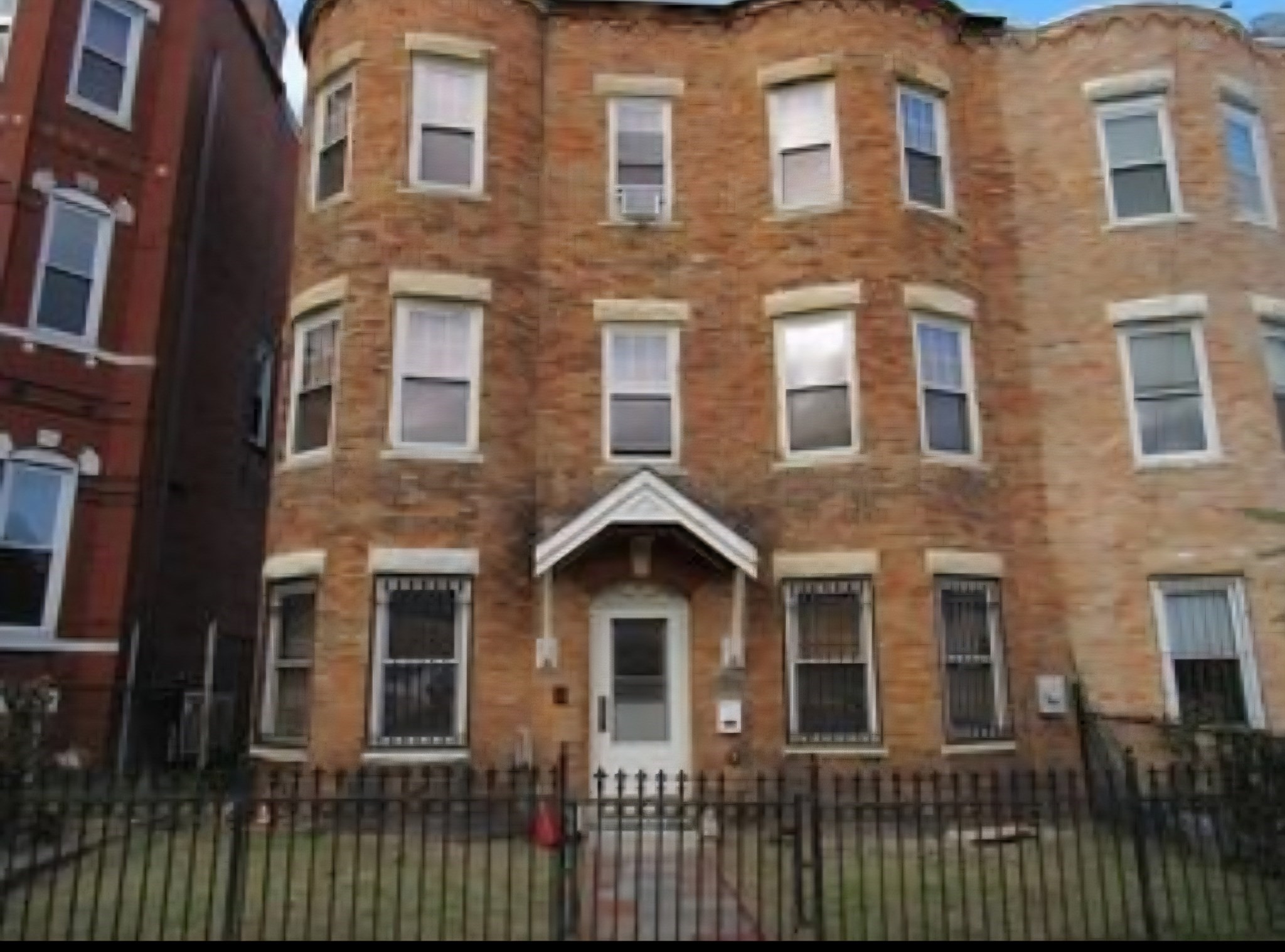 102 Moreland St Property Photo 1
