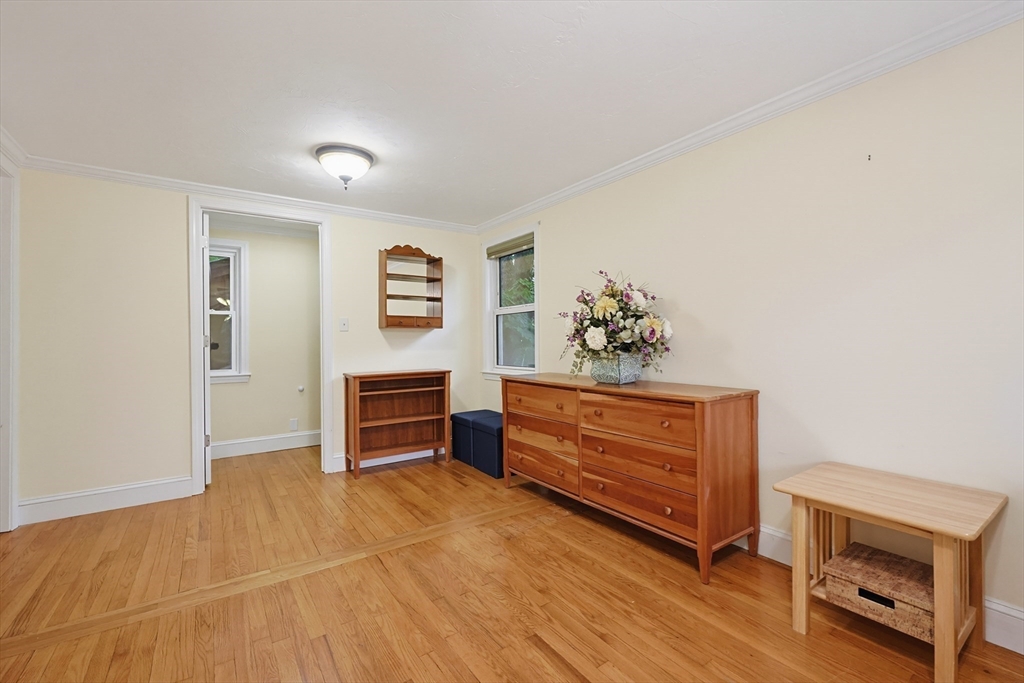 34 Sarah St Property Photo 21