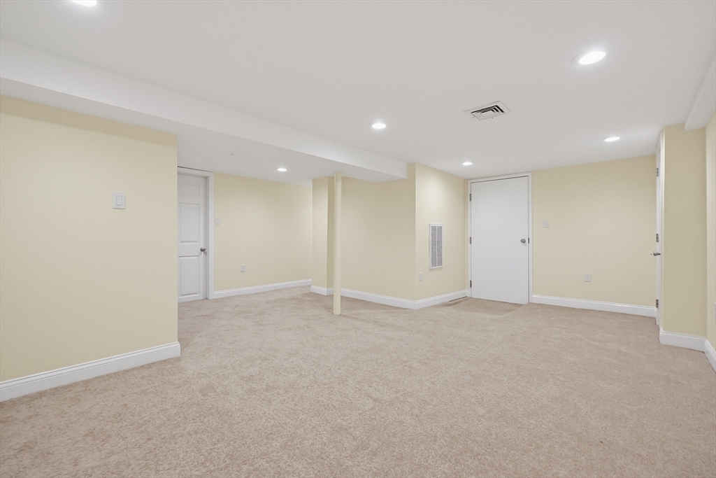 34 Sarah St Property Photo 33