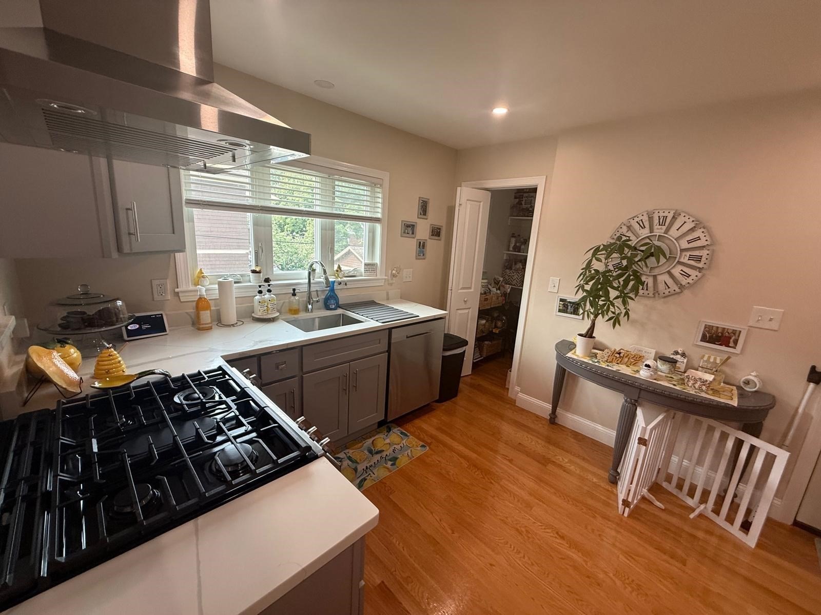 44 Ashland St Property Photo 8