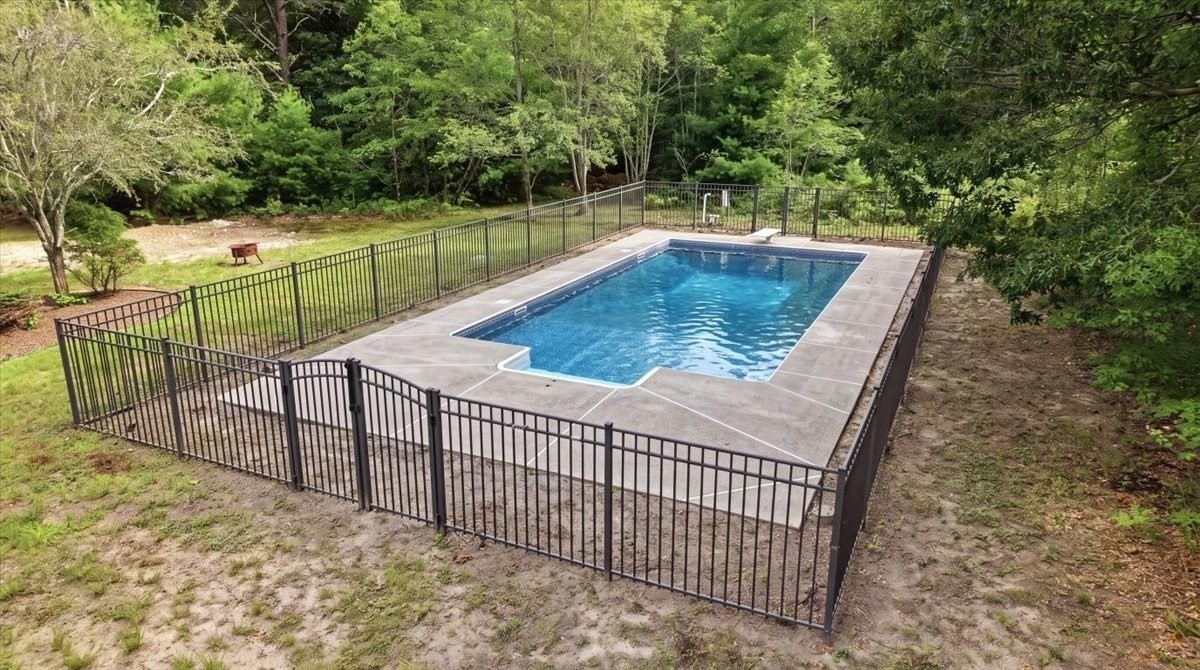 8 Tommy's Ln Property Photo 40
