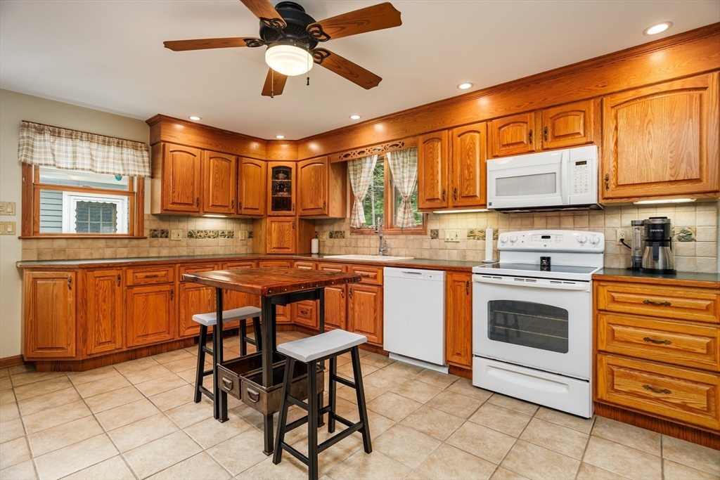 25 Ellis Road Property Photo 6