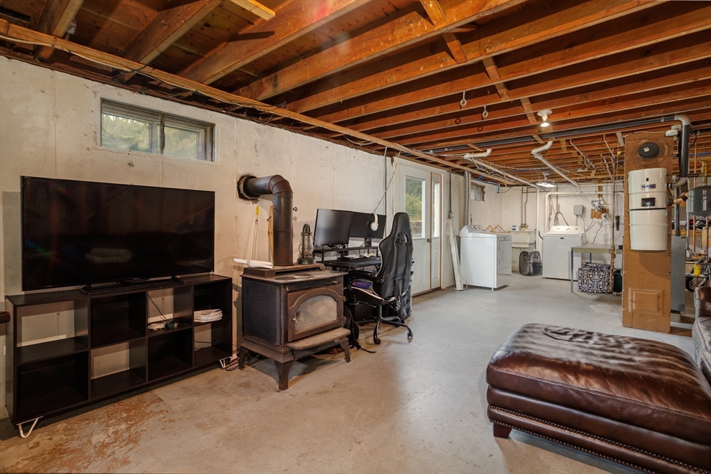 25 Ellis Road Property Photo 22