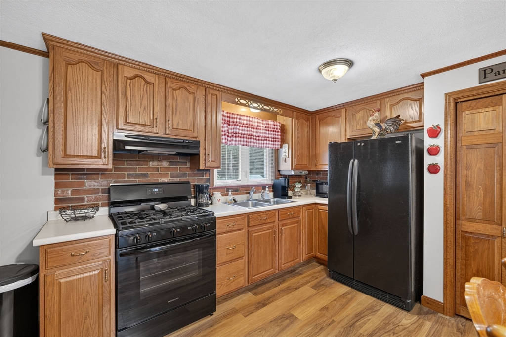 19 Pinehill St Property Photo 21