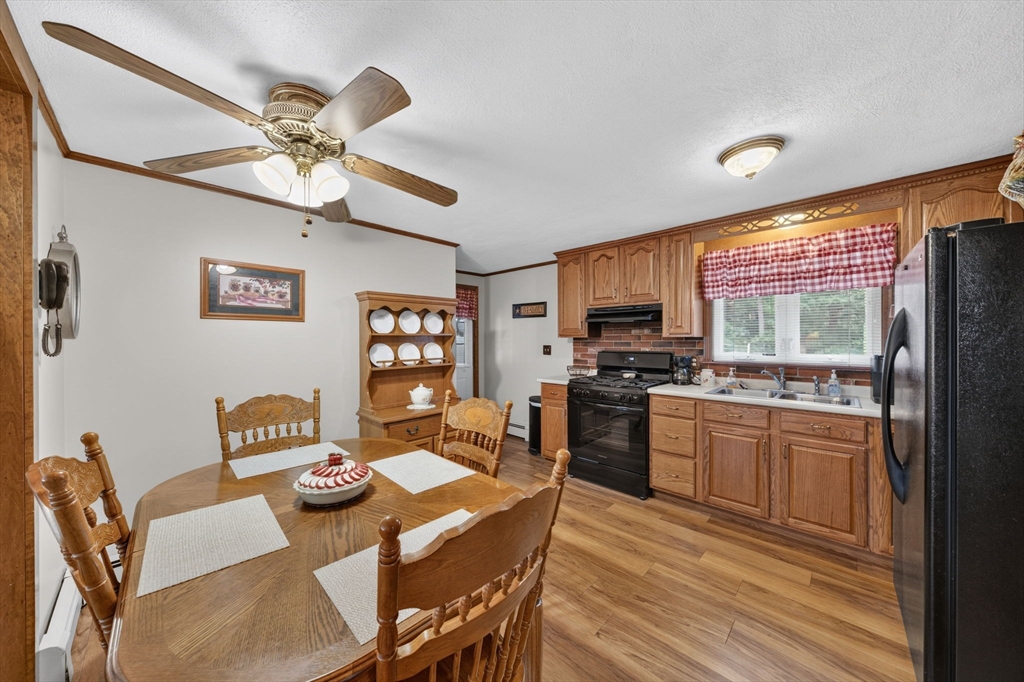 19 Pinehill St Property Photo 22