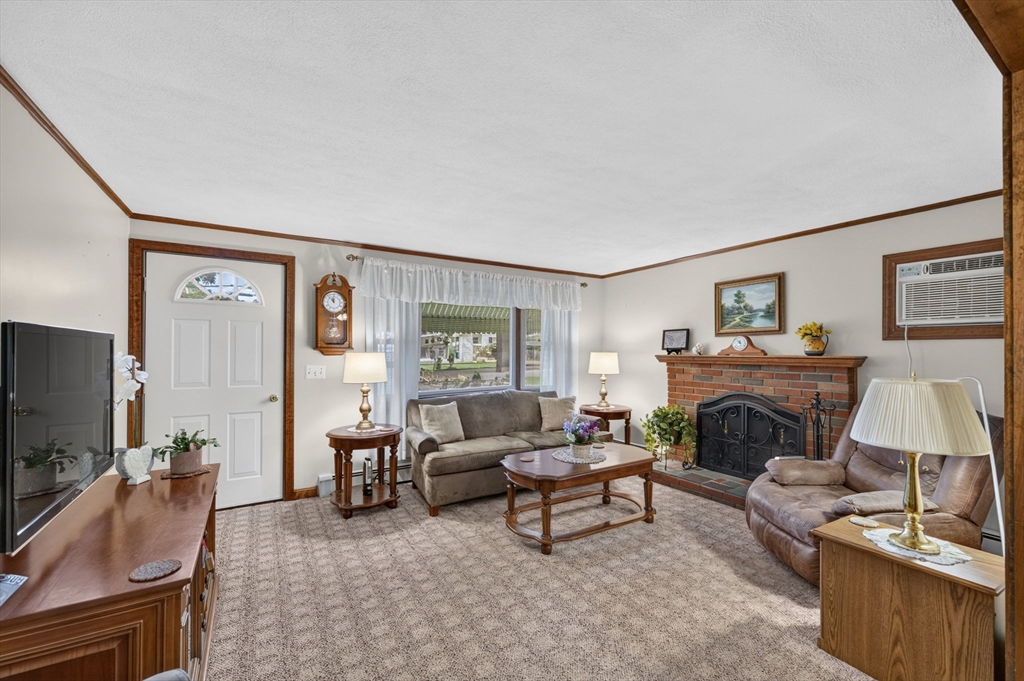 19 Pinehill St Property Photo 24