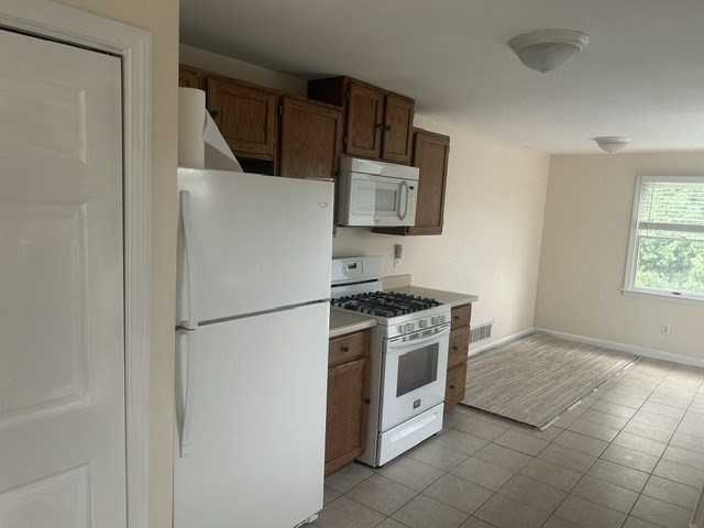 28 Farragut Street Property Photo 7