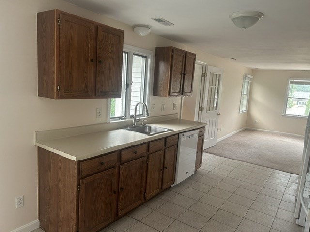 28 Farragut Street Property Photo 8