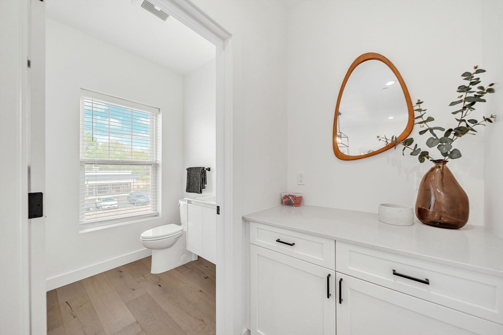 635 Main St. # 2 Property Photo 11