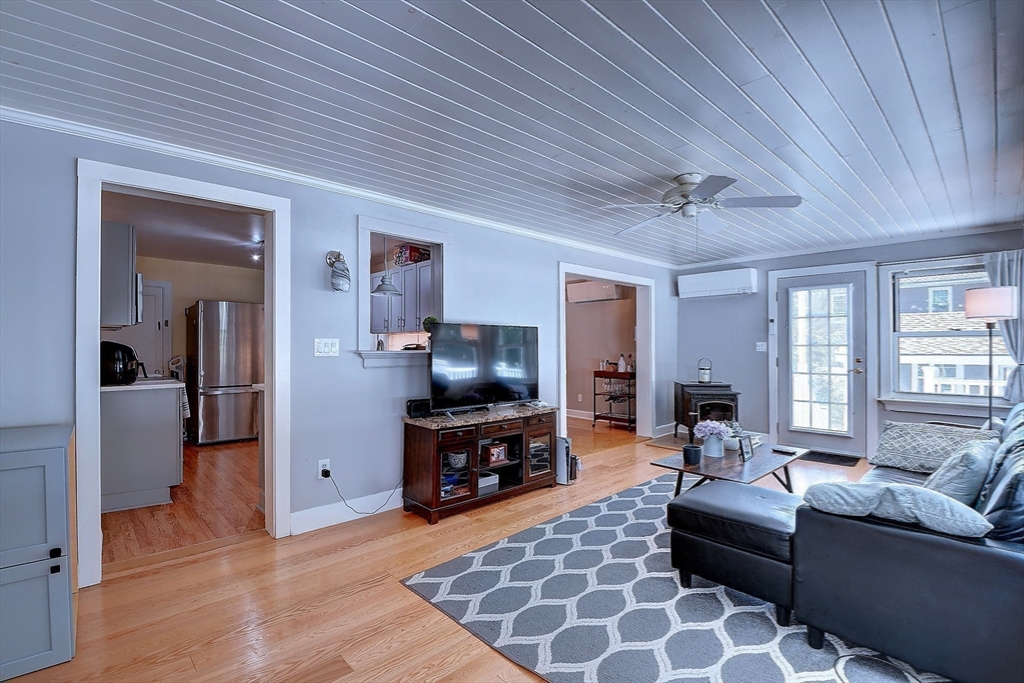 647 Main Street # A Property Photo 10
