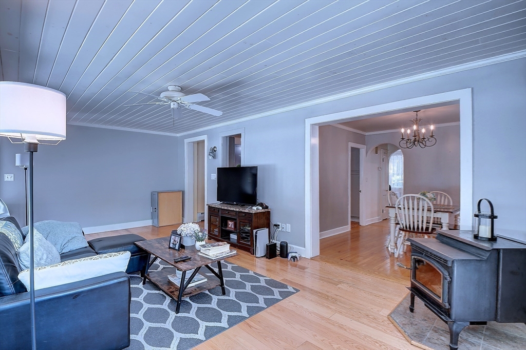 647 Main Street # A Property Photo 12