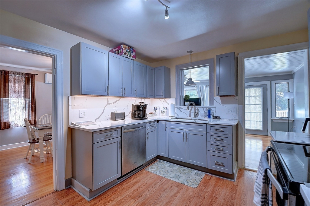647 Main Street # A Property Photo 15