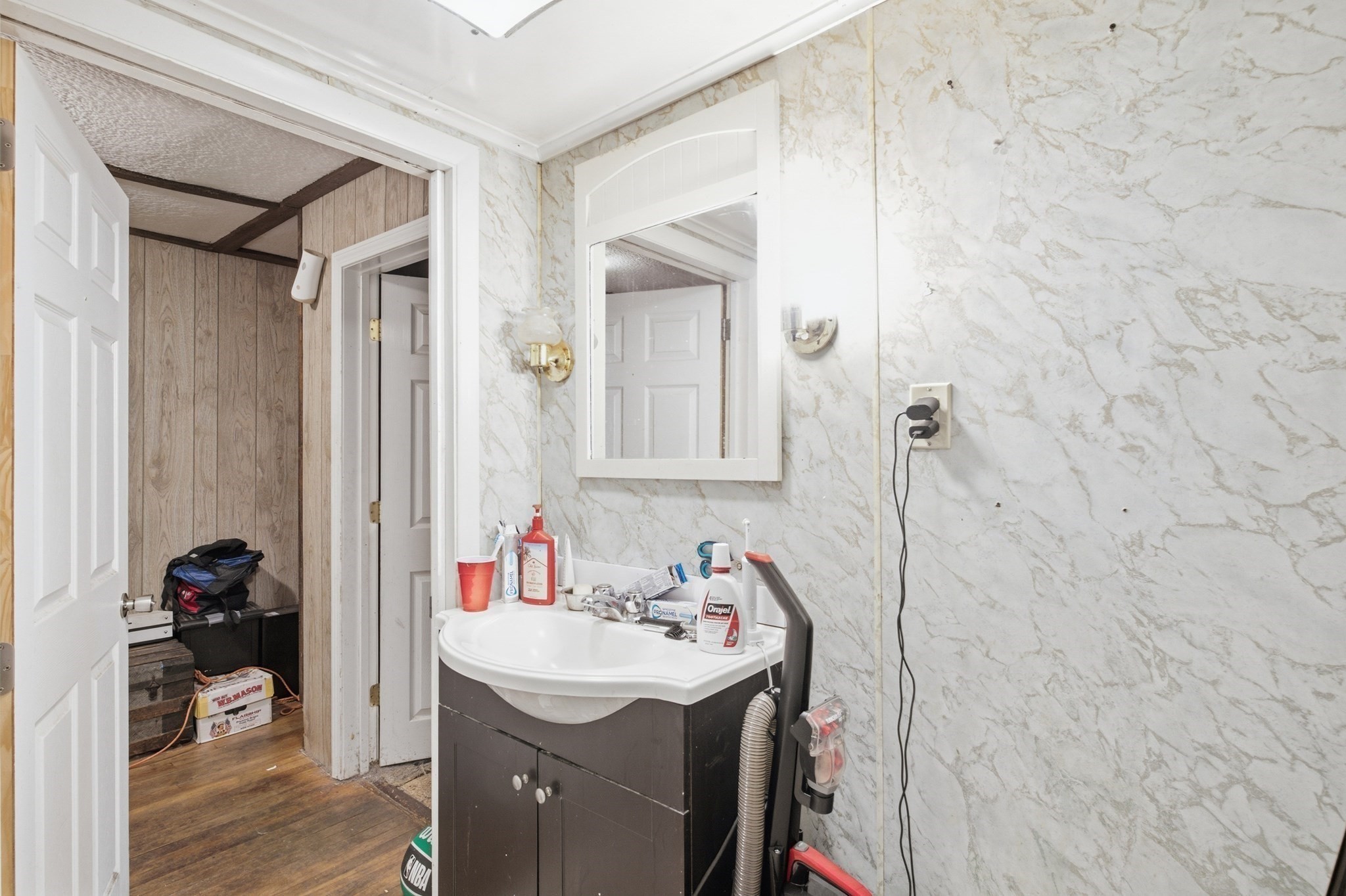 8 Second St Property Photo 24