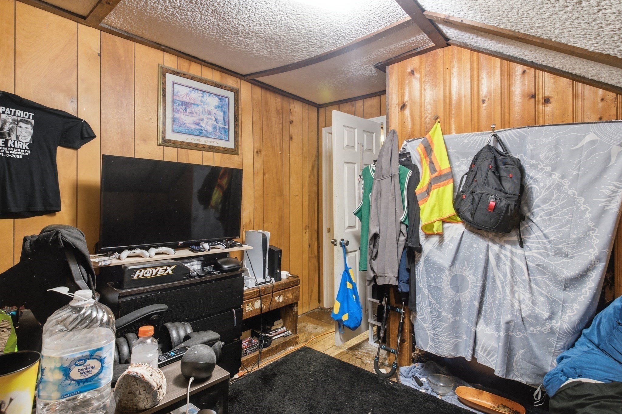 8 Second St Property Photo 26