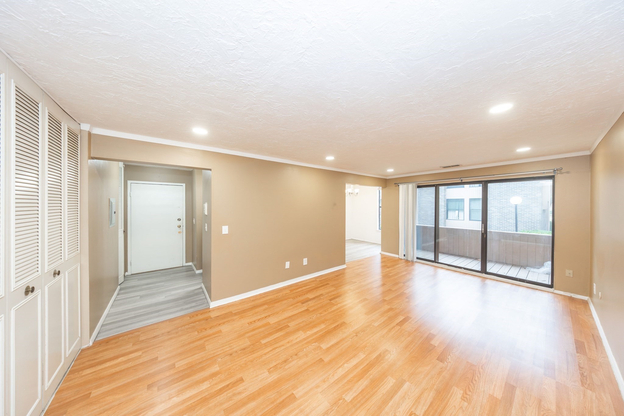 30 Shrewsbury Greens Dr # G Property Photo 2