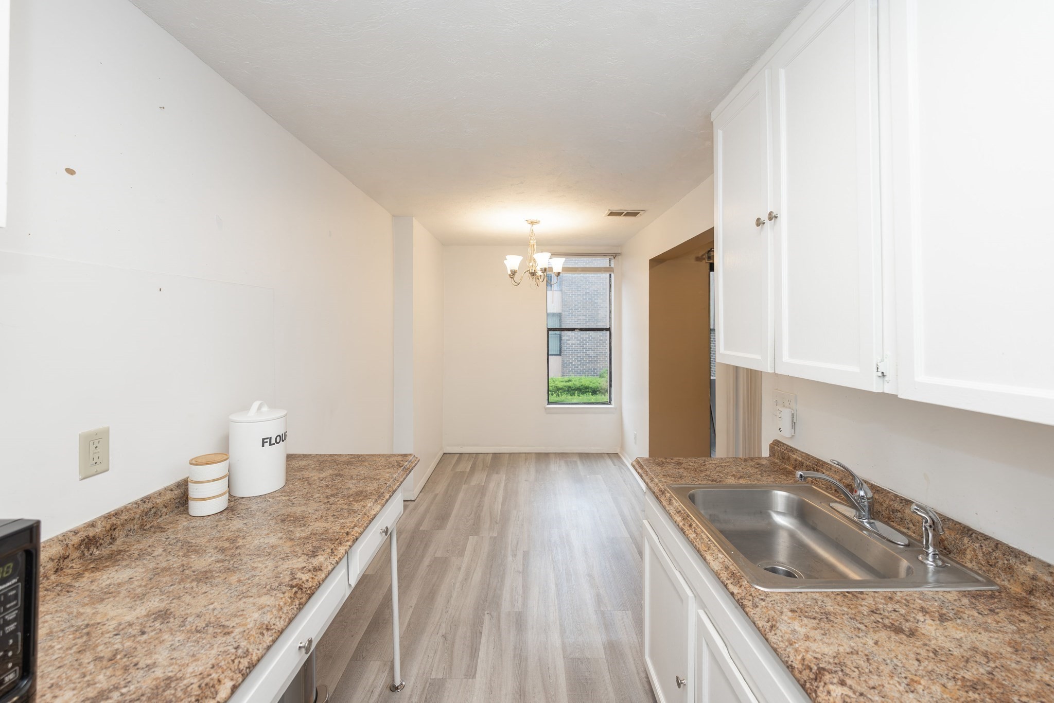 30 Shrewsbury Greens Dr # G Property Photo 5