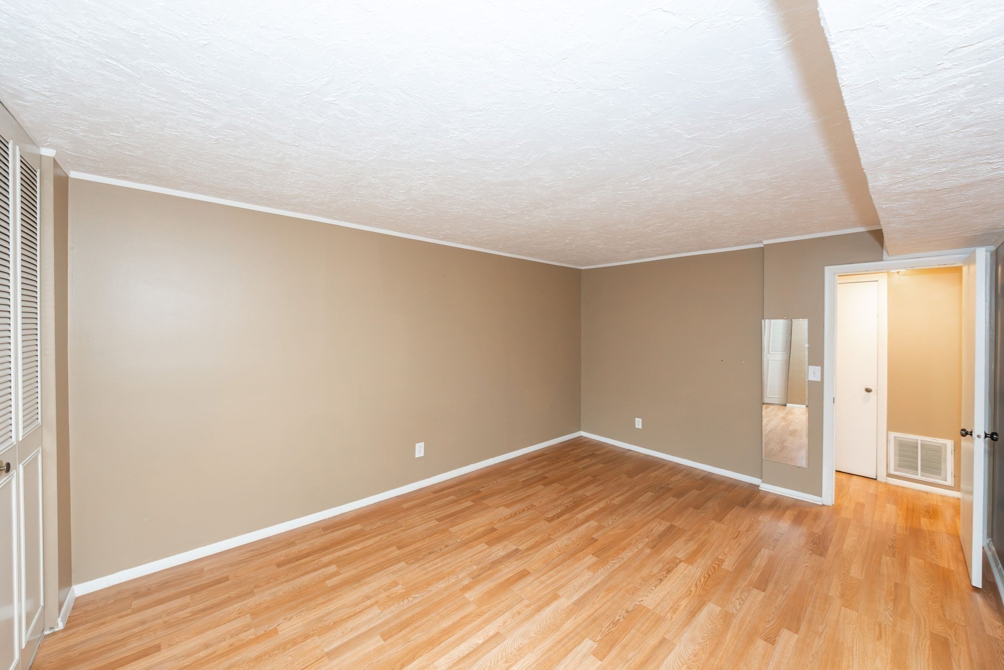 30 Shrewsbury Greens Dr # G Property Photo 15