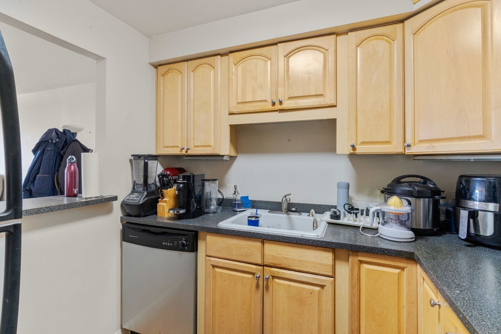 33 Pond Ave # 1102 Property Photo 3