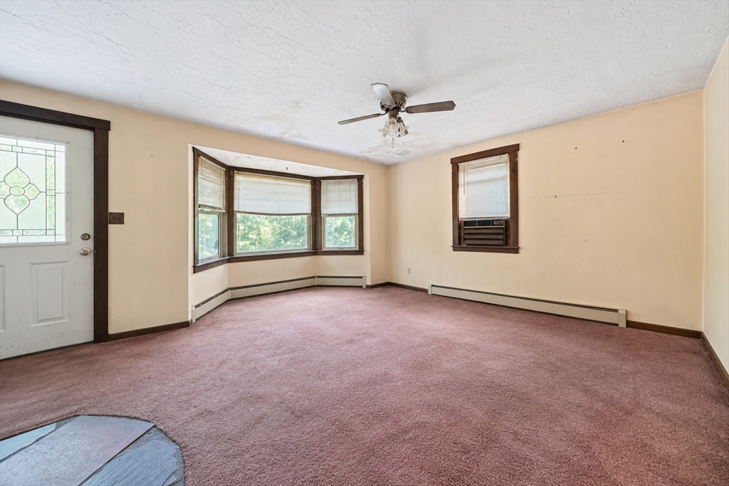 25 Roller Coaster Rd Property Photo 3